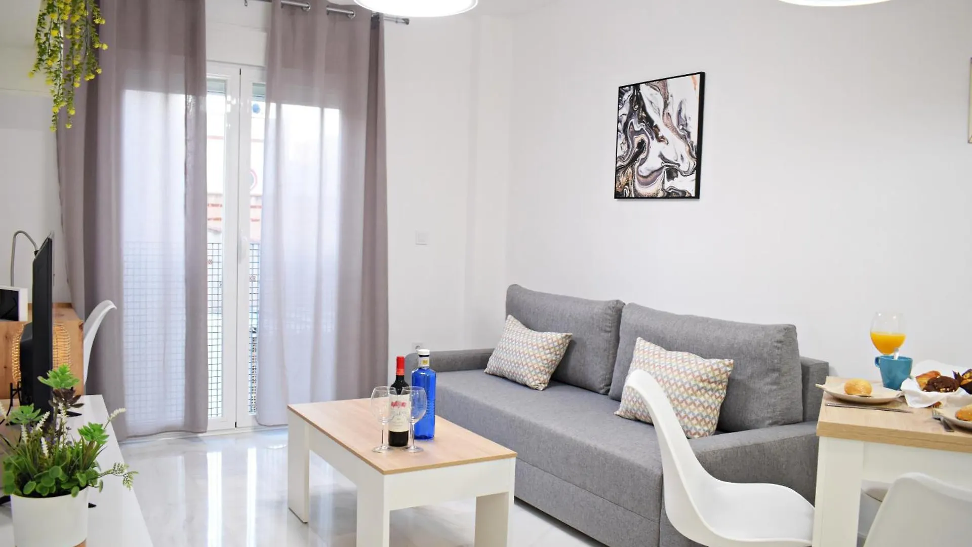 At La Isla Preciosos Apartamentos Cerca Del Centro De La Ciudad Y De La Playa Malaga