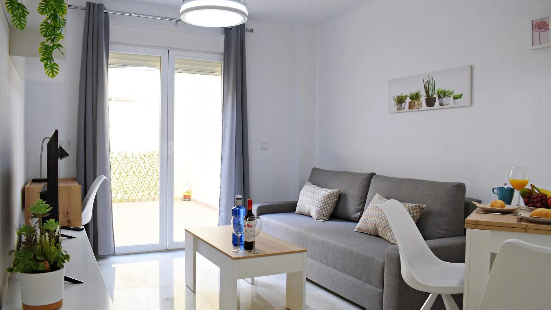 Apartment At La Isla Preciosos Apartamentos Cerca Del Centro De La Ciudad Y De La Playa Malaga Spain
