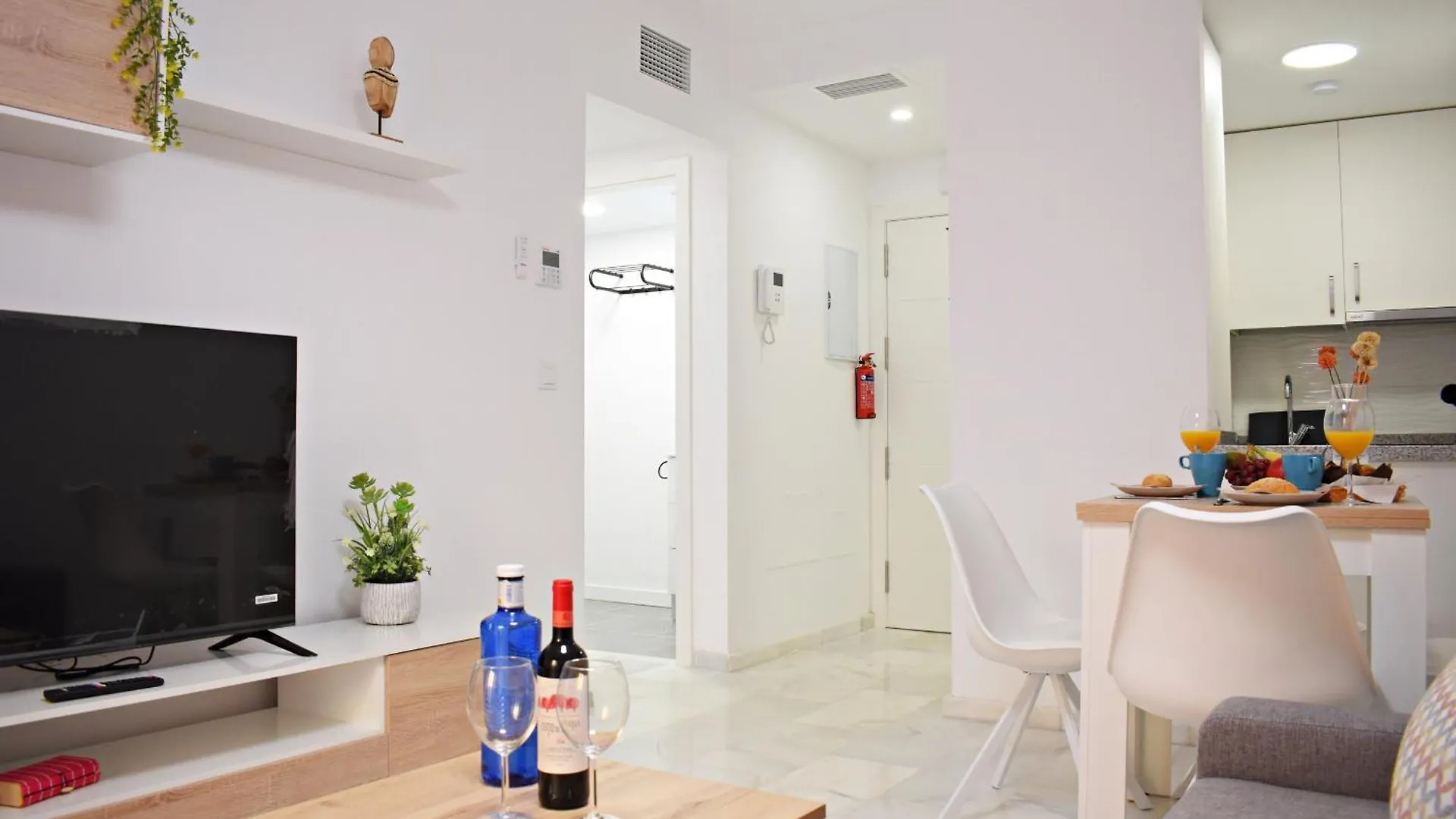 Apartmán At La Isla Preciosos Apartamentos Cerca Del Centro De La Ciudad Y De La Playa Màlaga