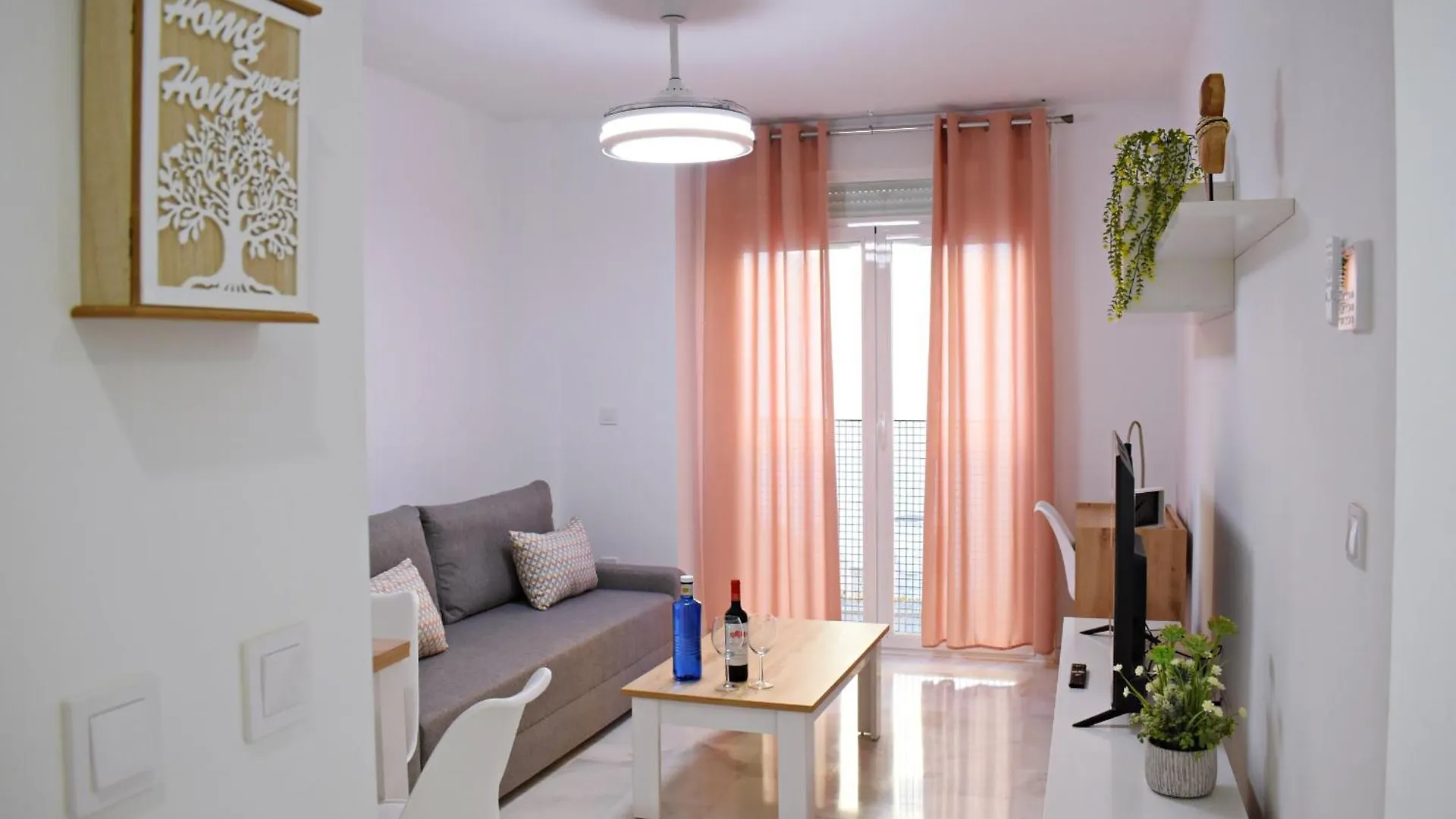 At La Isla Preciosos Apartamentos Cerca Del Centro De La Ciudad Y De La Playa Màlaga Apartmán
